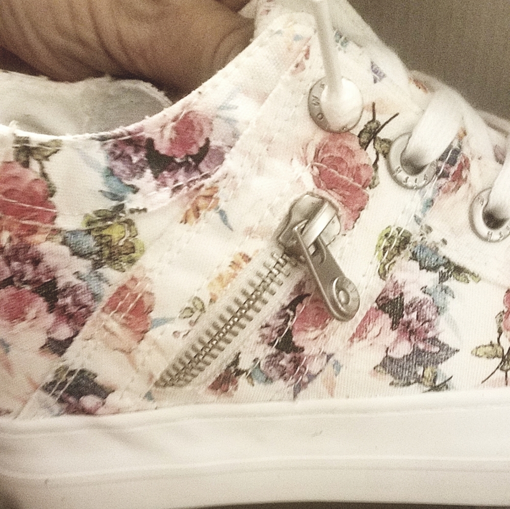 Shoes - Picture 4 of 4